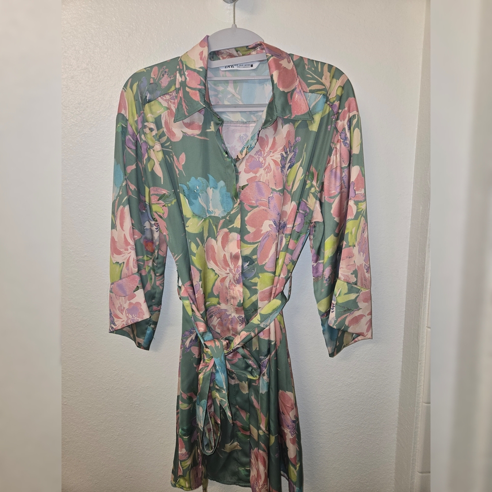 Zara Multicolor Floral Long Sleeve Dress